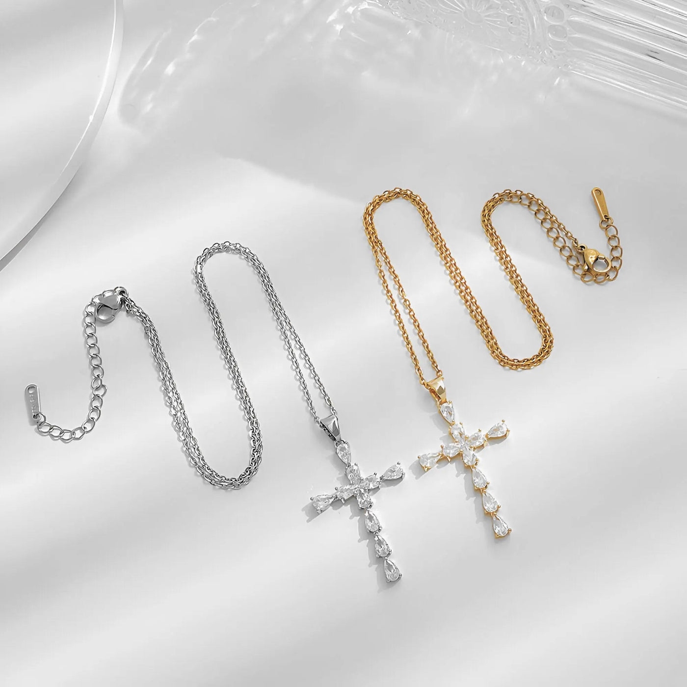 Cuban Cross Halskette 18K