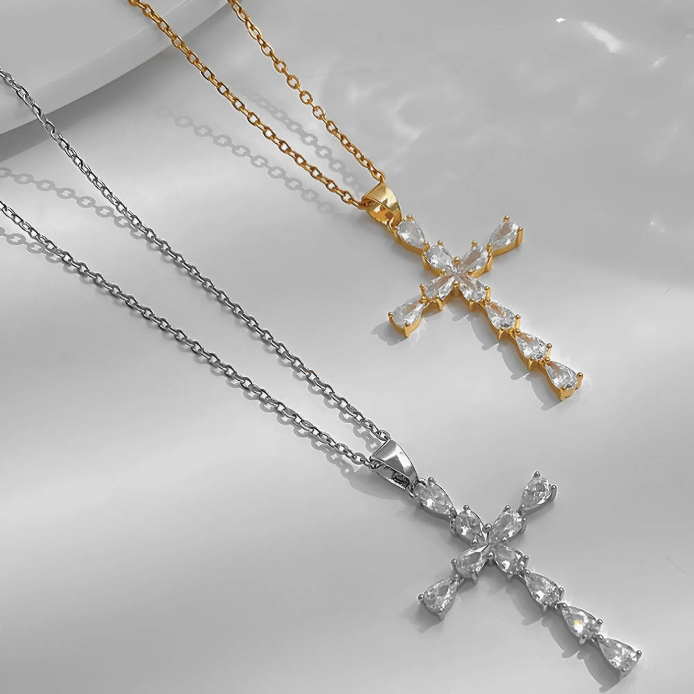 Cuban Cross Halskette 18K
